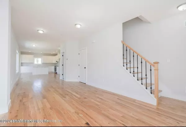 Staten Island, NY 10312,357 Poillion AVE