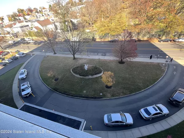 Staten Island, NY 10301,1100 Clove RD #6-H