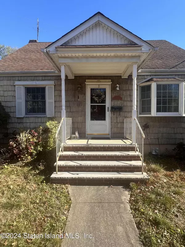 Staten Island, NY 10309,373 Richard AVE