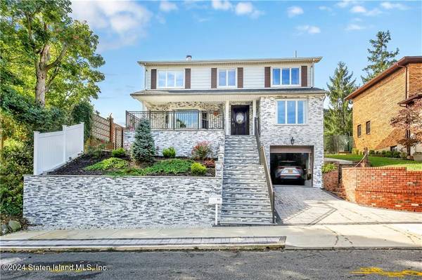 30 Beverly RD, Staten Island, NY 10305