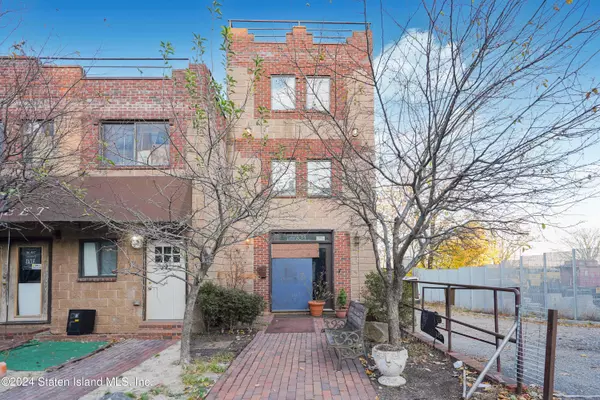 703 Bay ST, Staten Island, NY 10304
