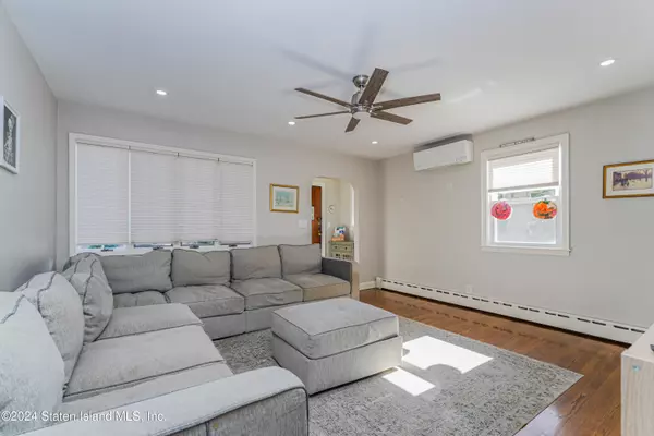 Staten Island, NY 10310,710 Oakland AVE