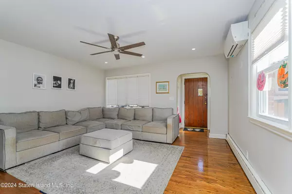 Staten Island, NY 10310,710 Oakland AVE