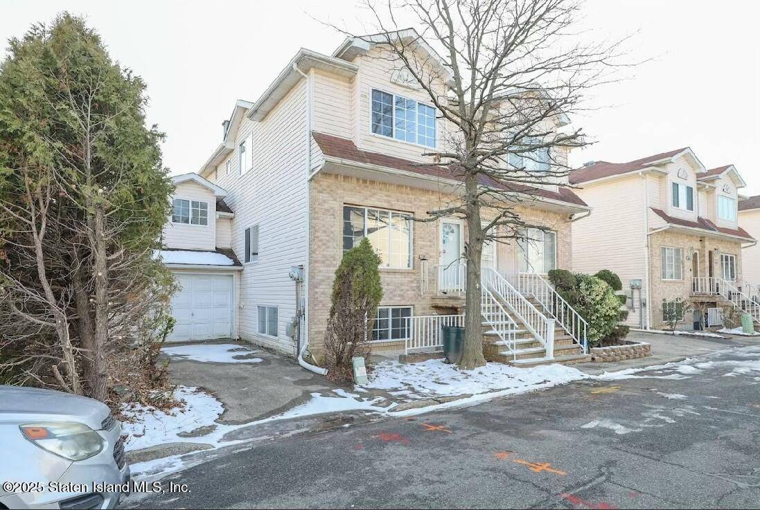 Staten Island, NY 10306,52 Willow LN