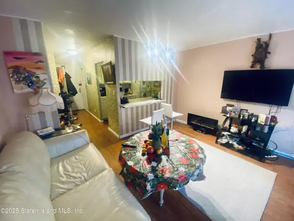 Staten Island, NY 10314,2 Elmwood Park DR #0