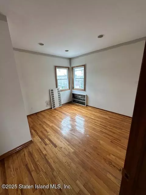 Queens, NY 11414,158 11 96th ST