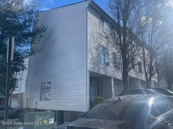 Staten Island, NY 10312,168 Jamie LN