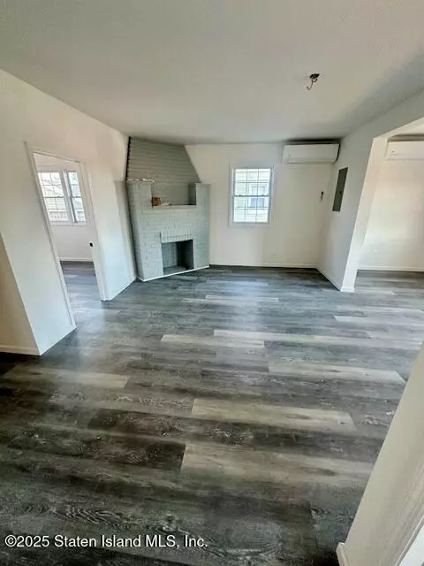 Staten Island, NY 10306,129 New Dorp PLZ
