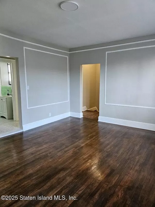 Staten Island, NY 10301,90 Oxford PL #2c