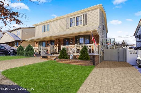 26 Woehrle AVE, Staten Island, NY 10312