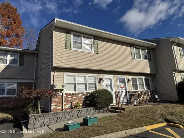 5 Kansas CT, Matawan, NJ 07747