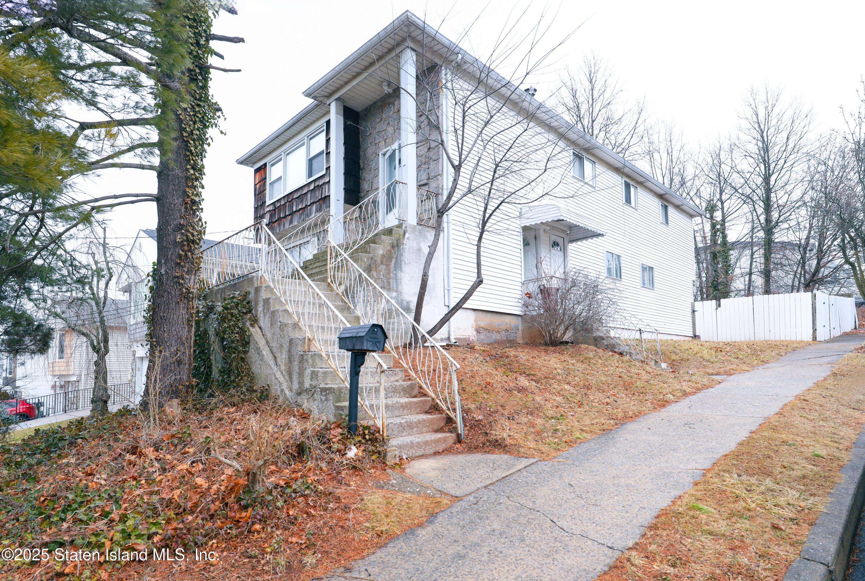Staten Island, NY 10314,431 Mountainview AVE