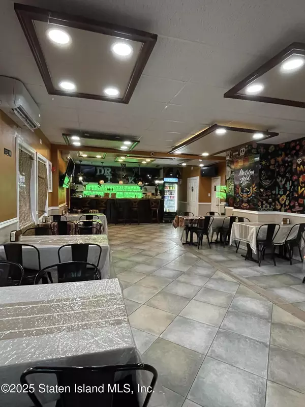 Staten Island, NY 10302,330 Heberton AVE #Grnd Fl