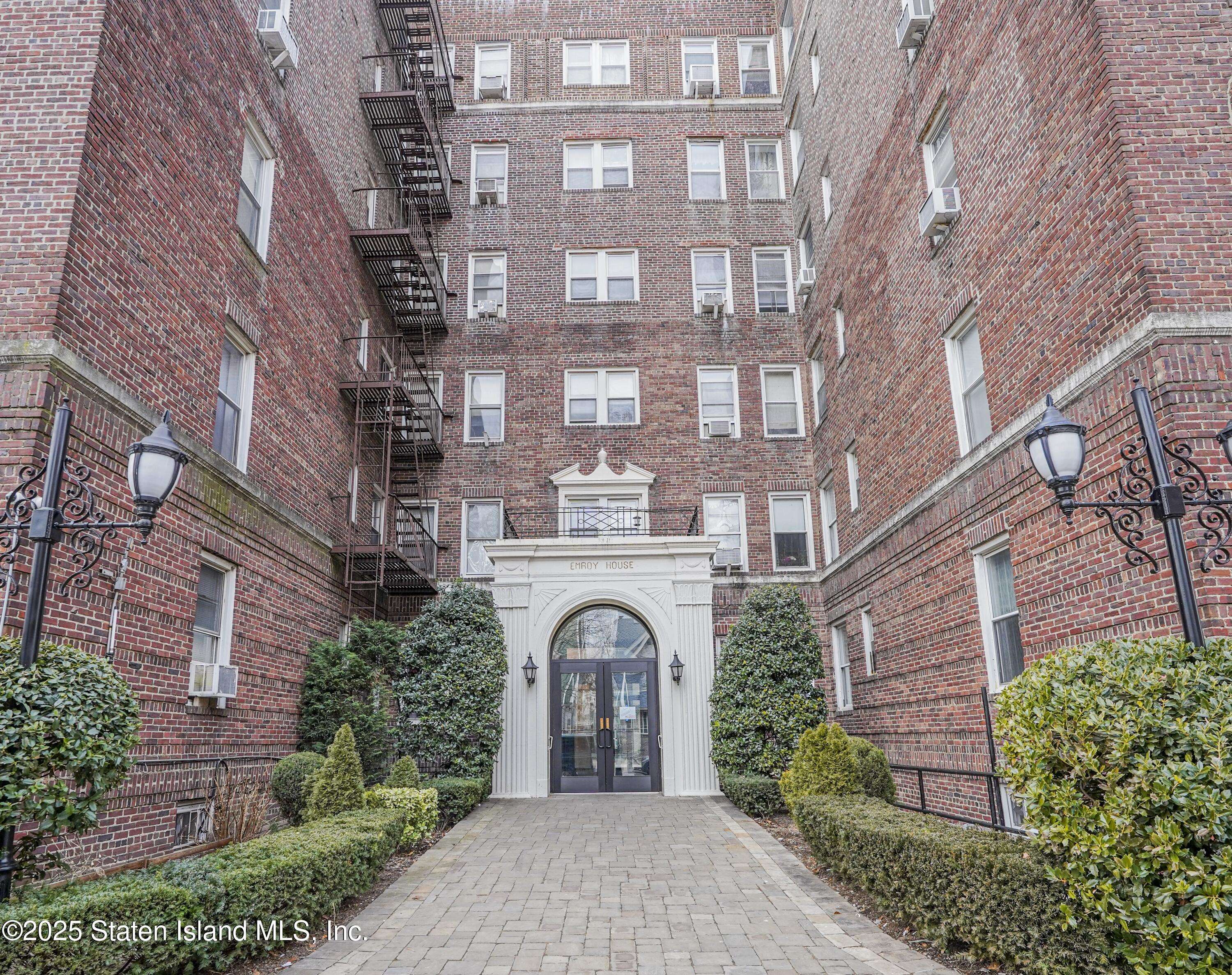 Brooklyn, NY 11230,868 E 7th ST #3g