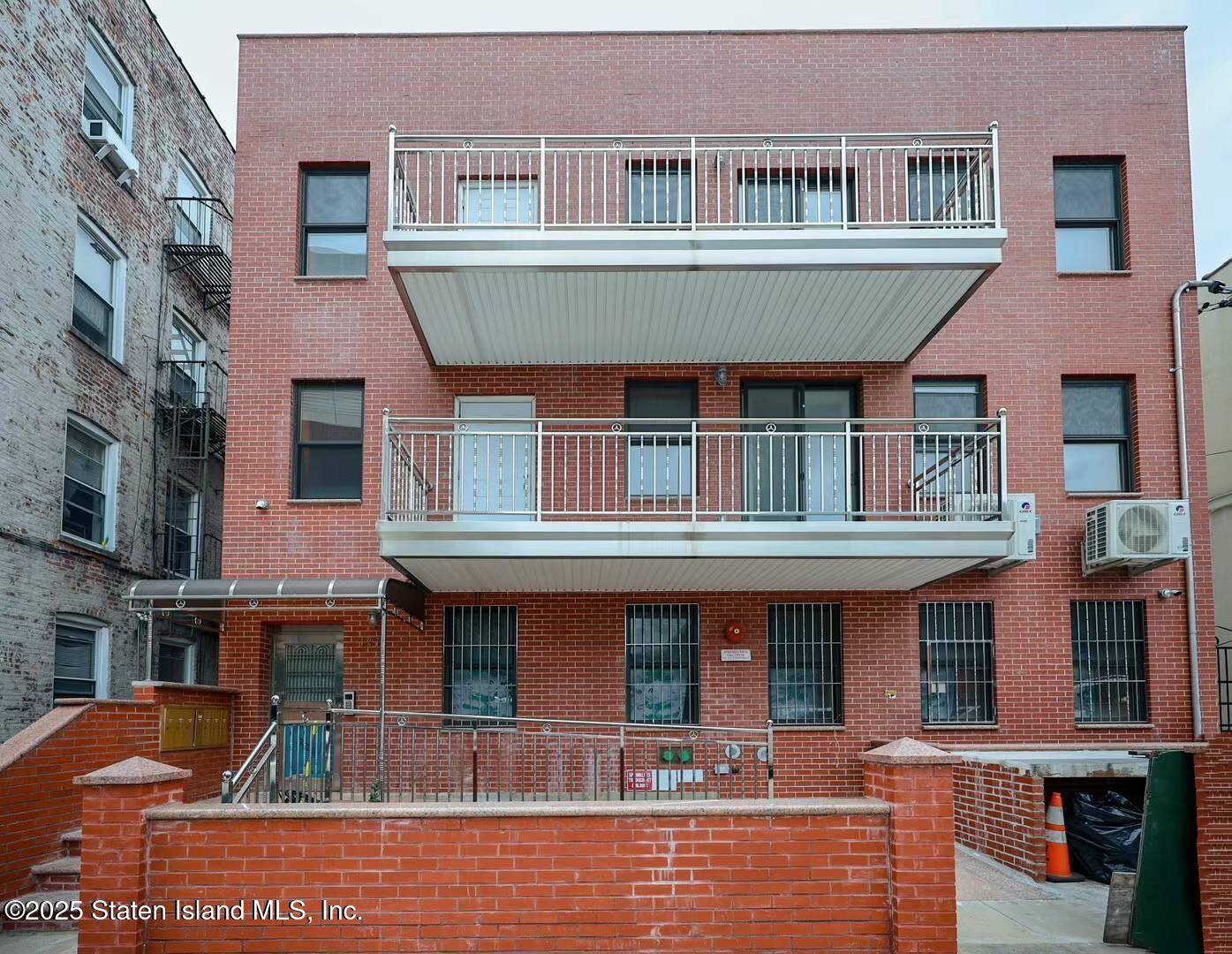 1270 64th ST #2b, Brooklyn, NY 11209