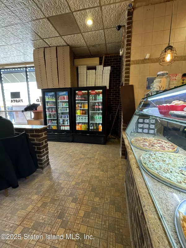 Staten Island, NY 10301,340 Victory BLVD