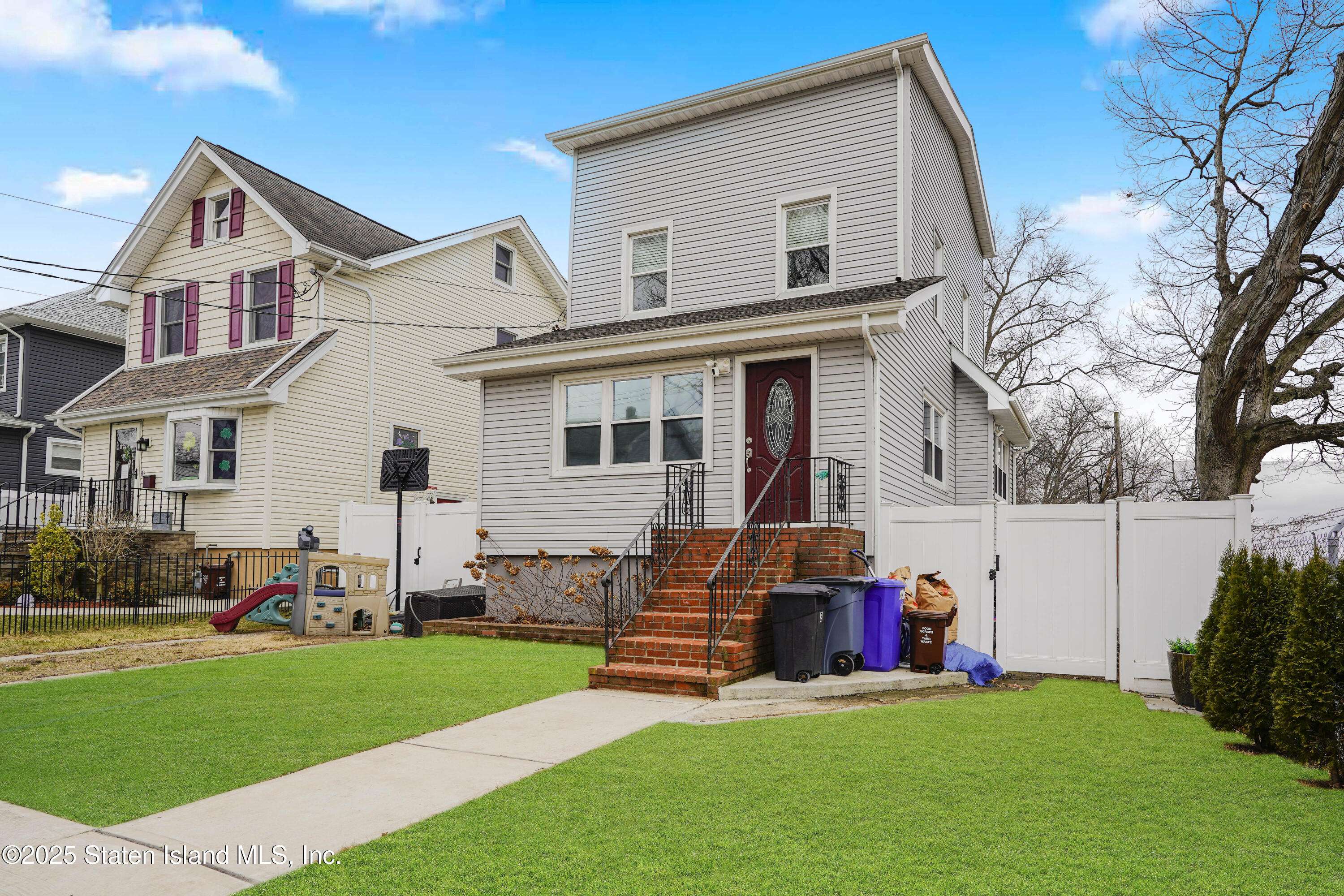 Staten Island, NY 10314,2 Fairview AVE