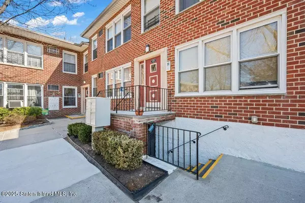 475 Armstrong AVE #1f, Staten Island, NY 10308