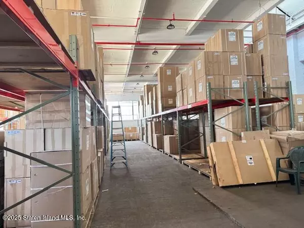 Staten Island, NY 10303,3111 Richmond TER