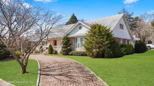 51 Cromwell CIR, Staten Island, NY 10304