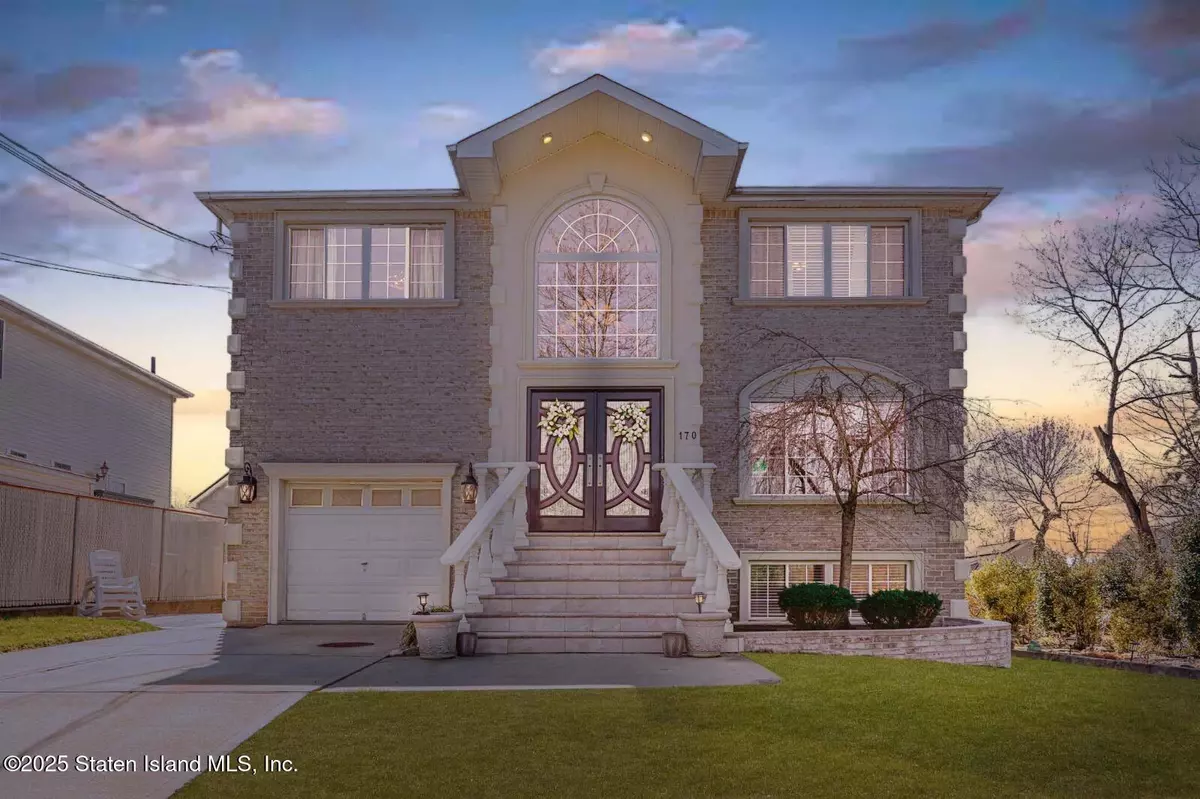 Staten Island, NY 10307,170 Brehaut AVE