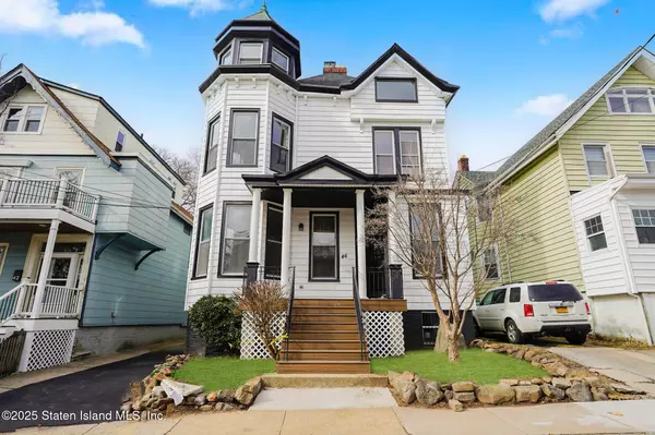 Staten Island, NY 10304,46 Smith TER