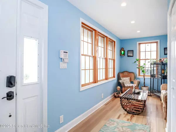 Staten Island, NY 10309,479 Sharrotts RD