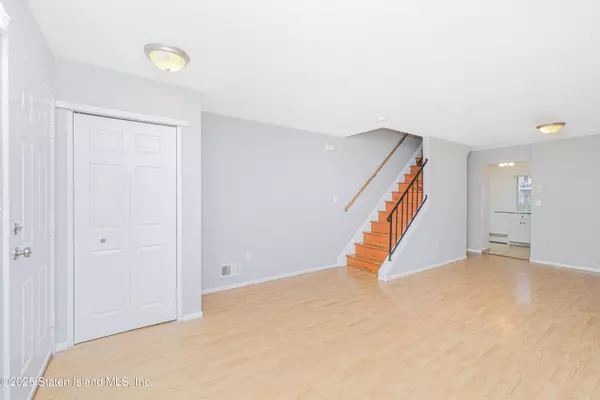 Staten Island, NY 10304,330 Skyline DR #H