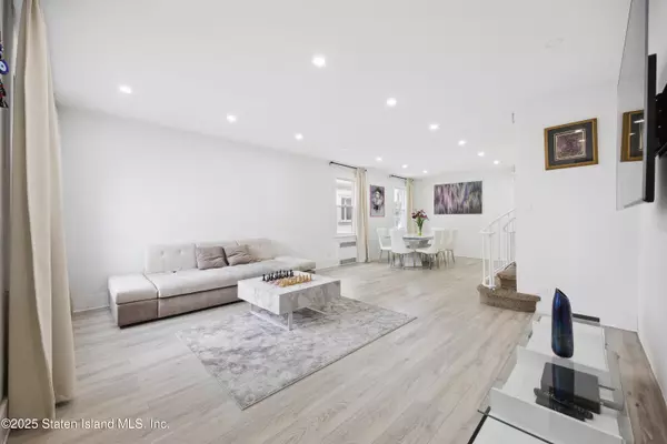 Brooklyn, NY 11235,17 Coleridge ST