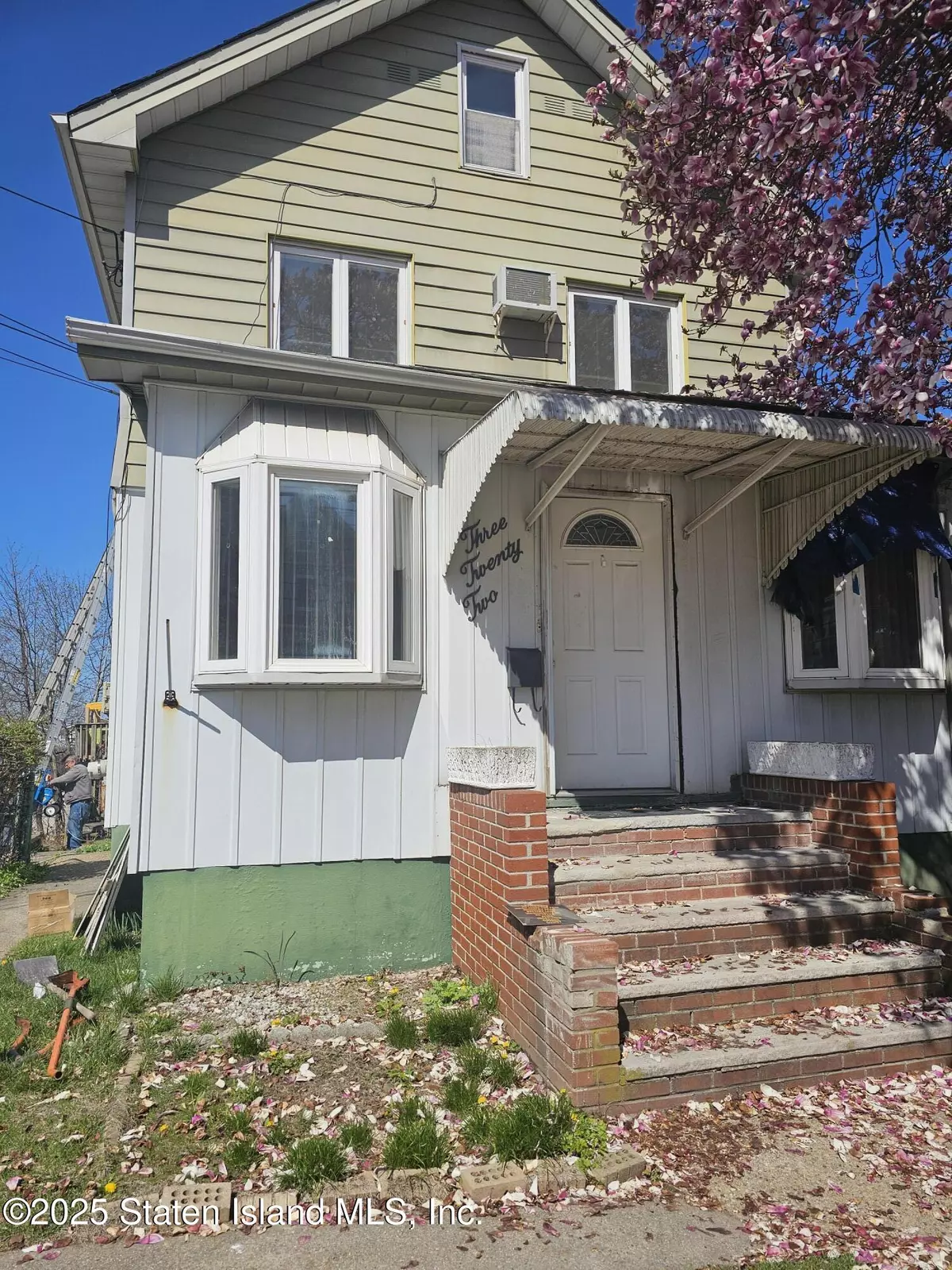 Staten Island, NY 10303,322 Morningstar RD