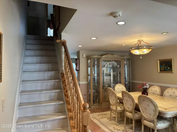 Staten Island, NY 10312,177 Hampton GN