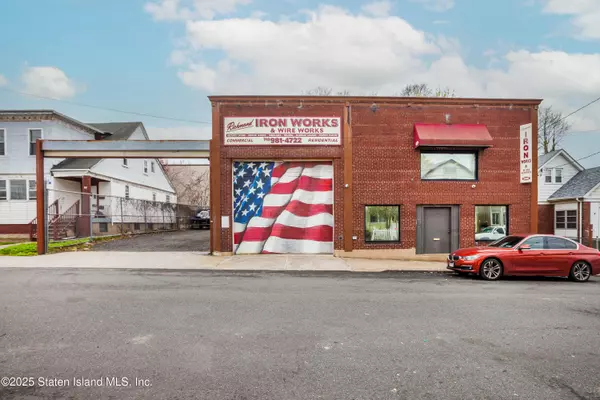 Staten Island, NY 10301,166 Van Buren ST