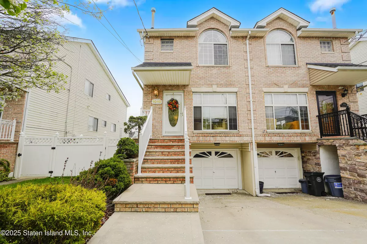 Staten Island, NY 10309,1010 Sheldon AVE