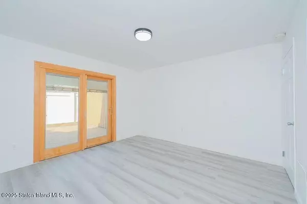 Staten Island, NY 10314,23 Vogel LOOP