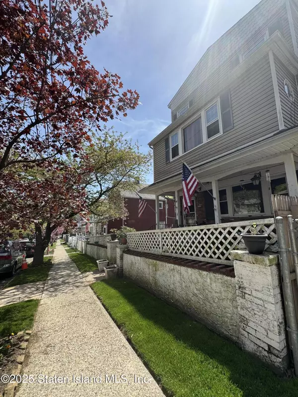 Staten Island, NY 10304,42 Pleasant Valley AVE