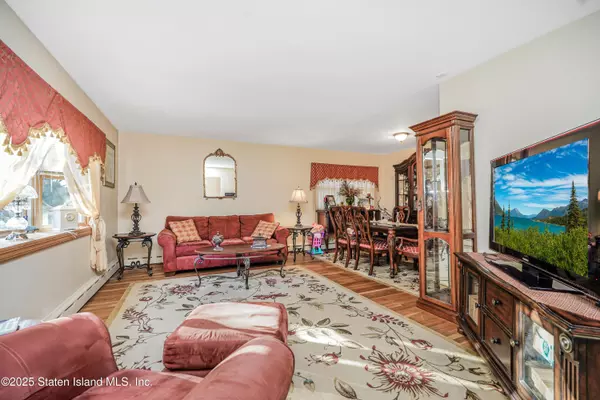 Staten Island, NY 10314,109 Burnside AVE