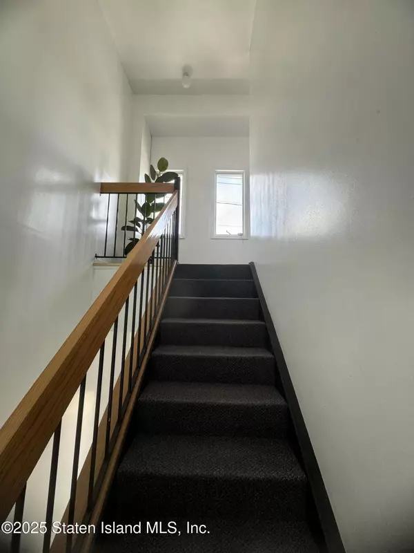 Staten Island, NY 10306,95 New Dorp PLZ N #2