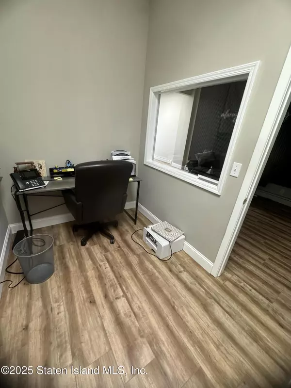 Staten Island, NY 10306,95 New Dorp PLZ N #2