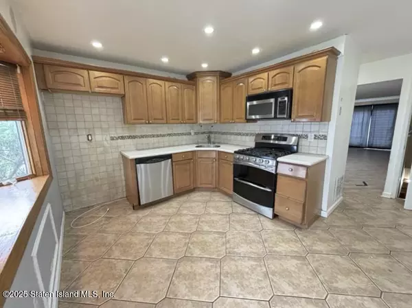 Staten Island, NY 10312,100 Gold AVE