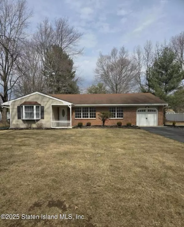 63 Campbell CT, Freehold, NJ 07728
