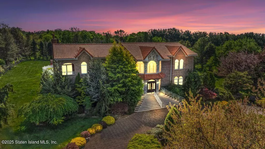 Holmdel, NJ 07733,8 Tiberon DR