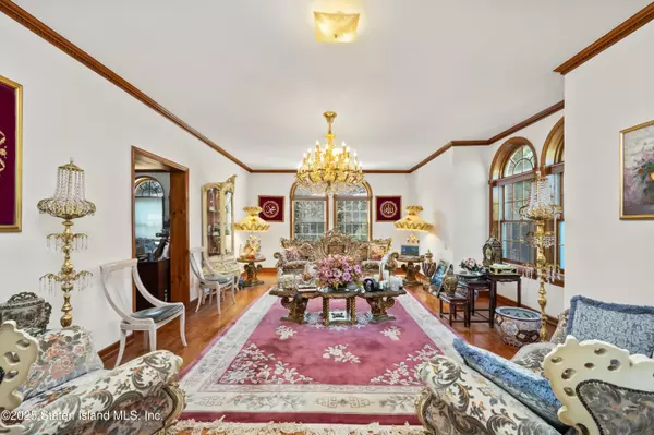 Holmdel, NJ 07733,8 Tiberon DR