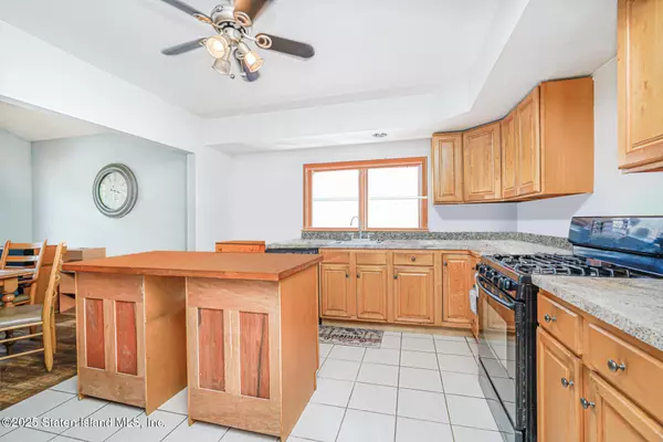 Staten Island, NY 10314,8 Nadal PL