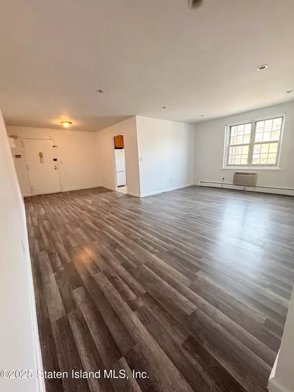 Staten Island, NY 10305,394 Maryland Ave #2a