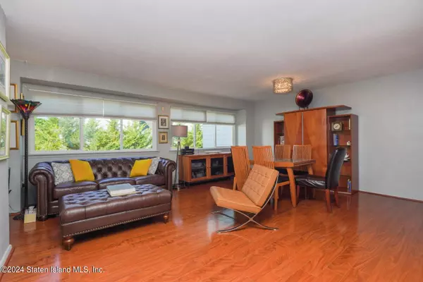 Staten Island, NY 10312,26 Hampton GN