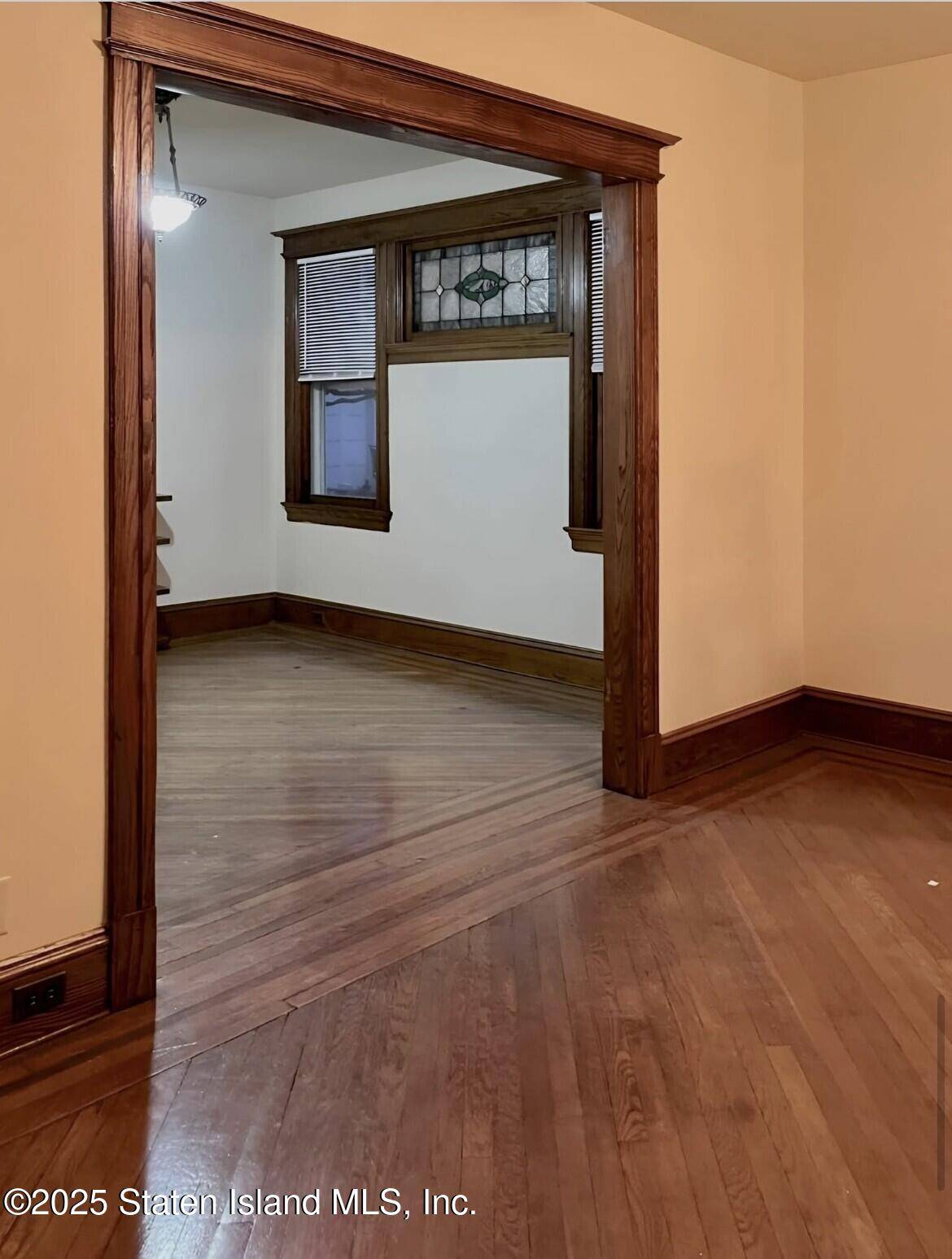 Staten Island, NY 10301,375 Hoyt AVE #1