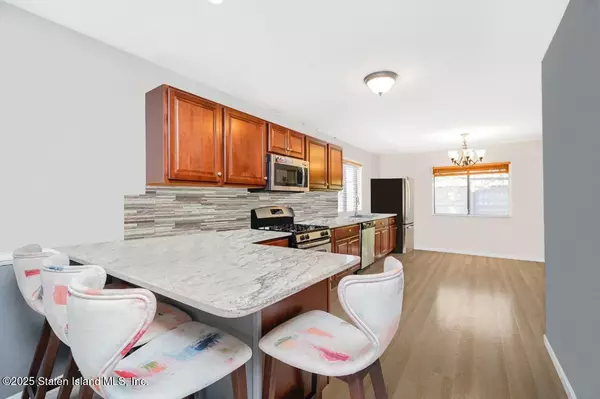 Staten Island, NY 10304,131 Stonegate DR