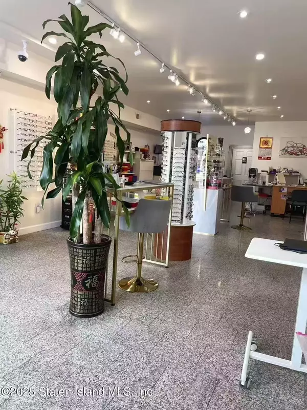 Staten Island, NY 10306