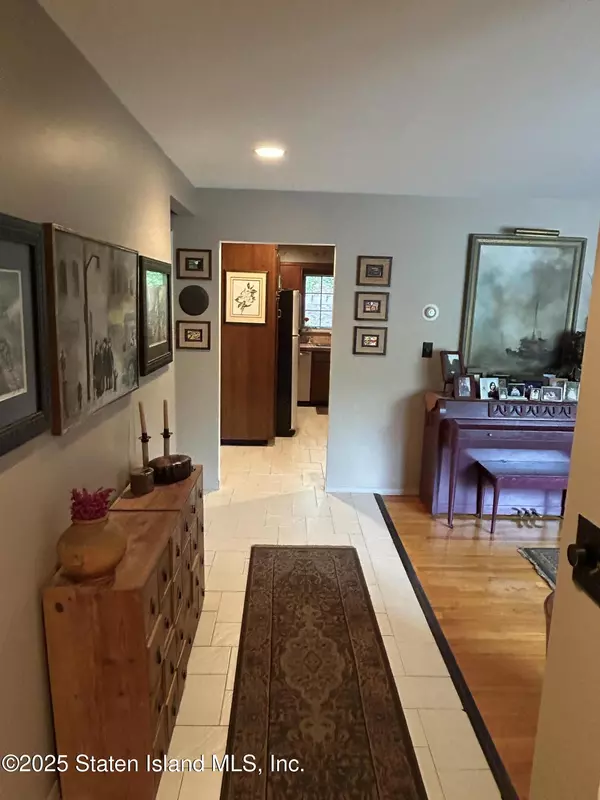 Staten Island, NY 10312,337 Eltingville BLVD