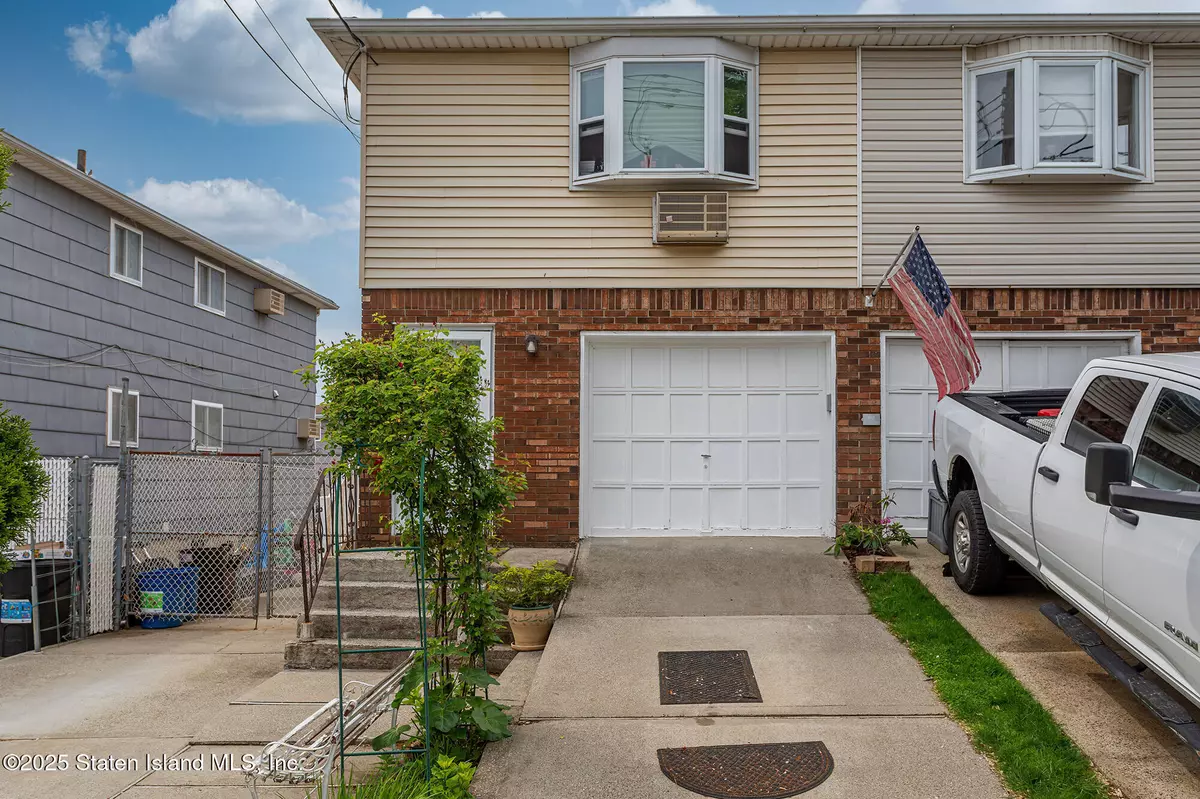Staten Island, NY 10309,1054 Rensselaer AVE